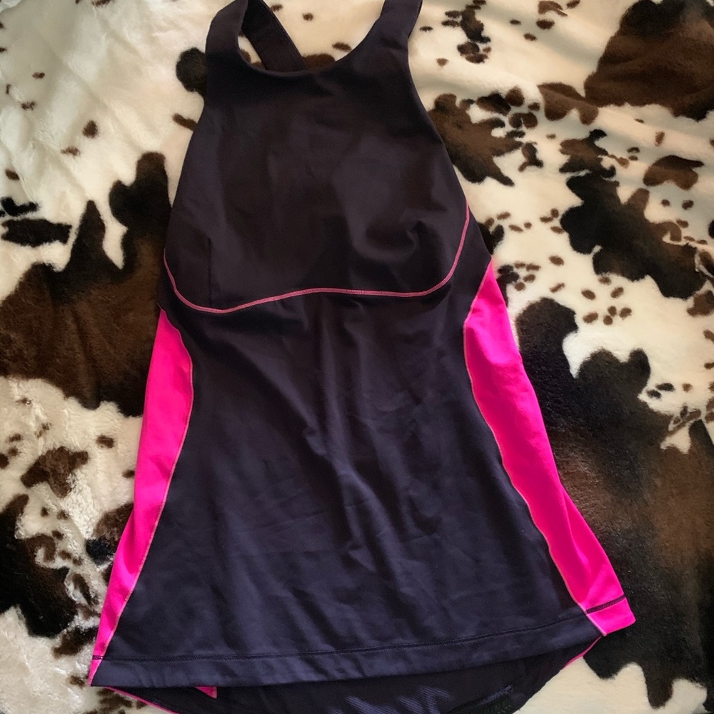 Lulu Lemon XXS athletic top. Used but in great condition.